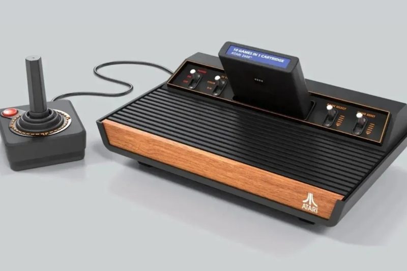#4 Atari 2600 (2017) - Relançado no Brasil com preço de R$500.